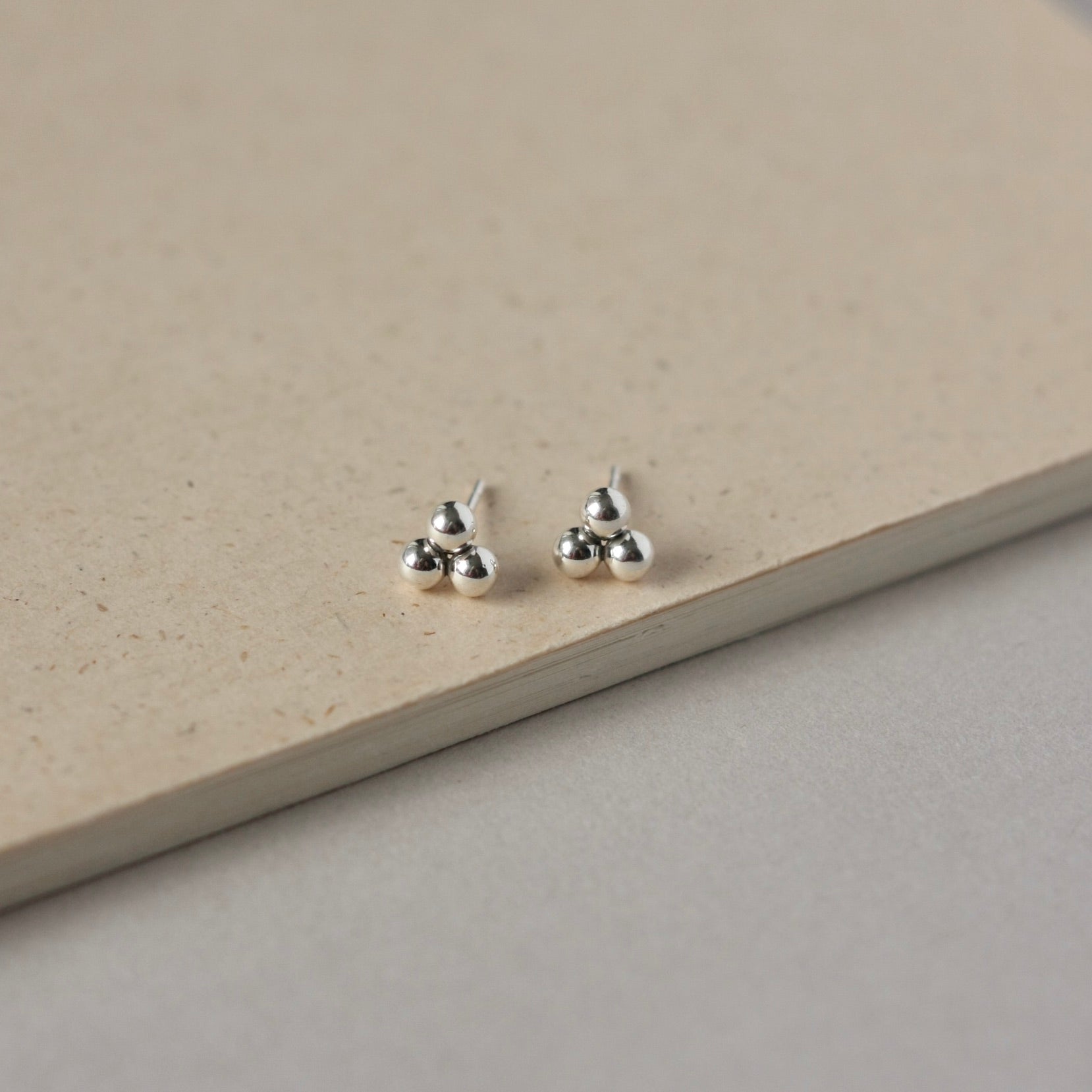 Three dot hot sale stud earrings